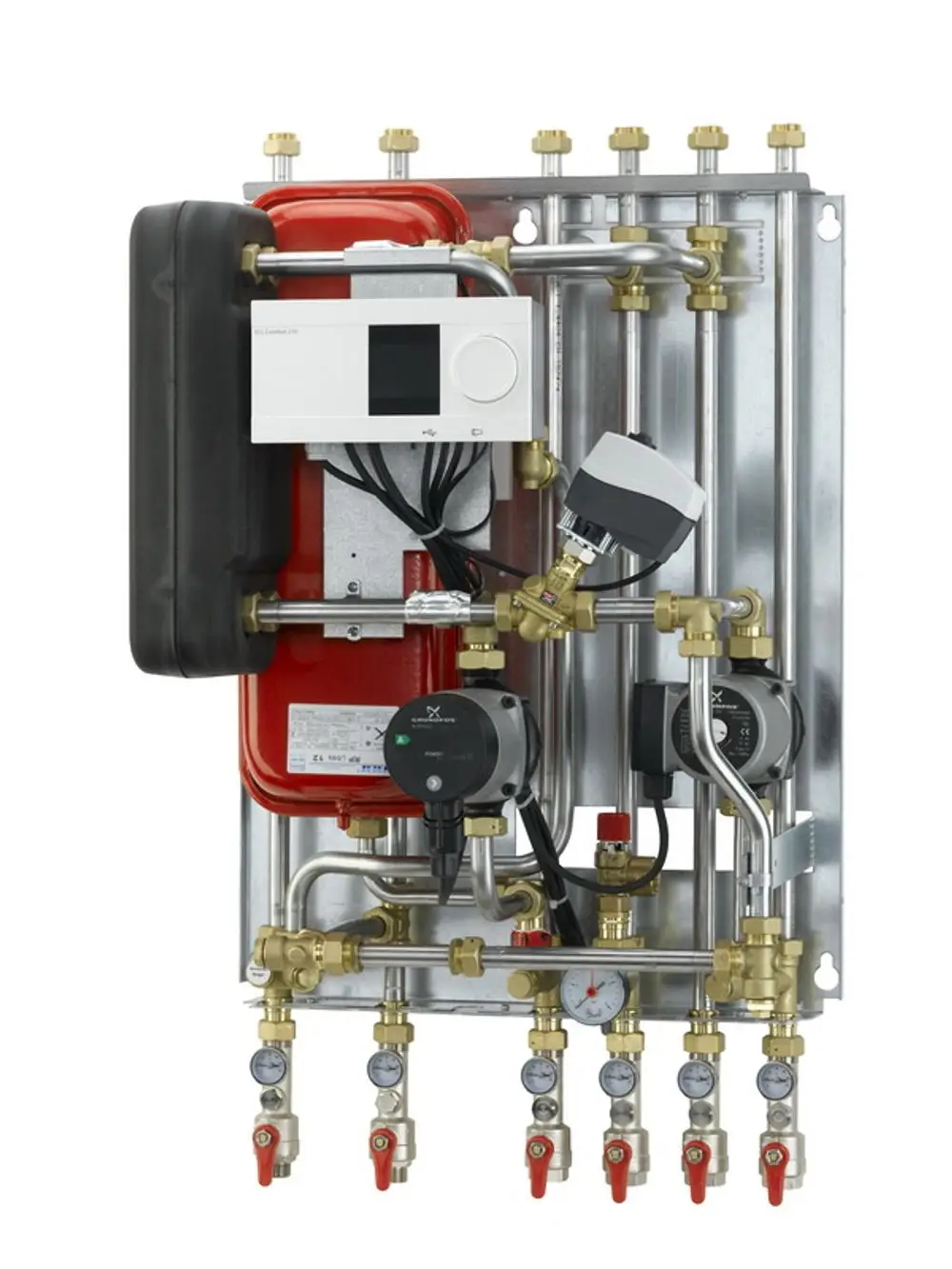 Hausstation mit verschiedenen Ventilen und Manometern, ausgestattet mit Danfoss-Regler und weiteren Komponenten zur Regelung von Heizungsanlagen.